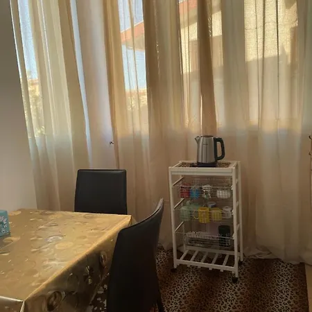 Apartment A T Leoni *